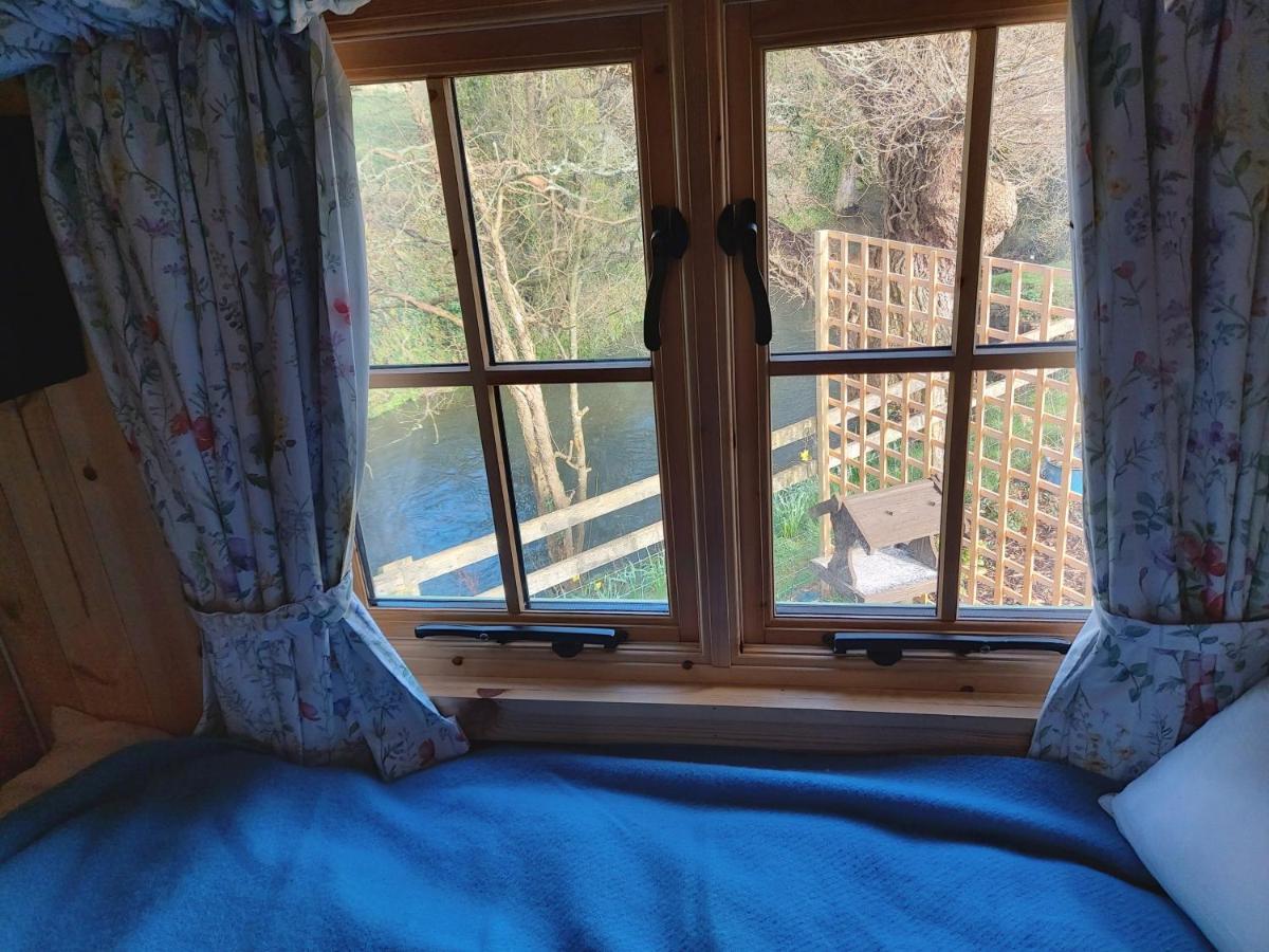 The Old Mill Shepherds Hut Okehampton Exterior foto