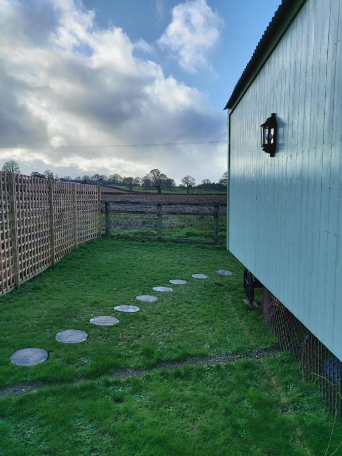 The Old Mill Shepherds Hut Okehampton Exterior foto